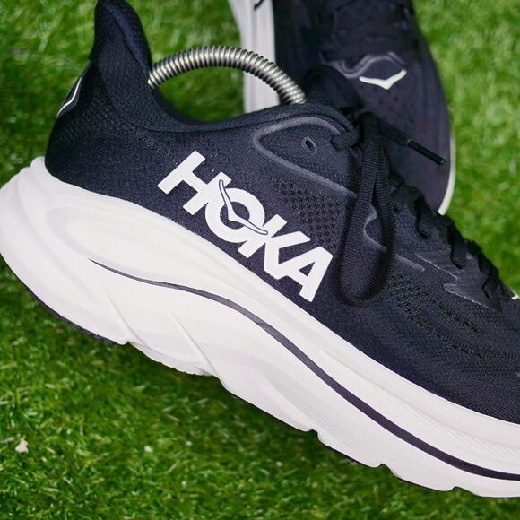 Hoka One One Clifton 10 - Like New Shape - Men\'s Size 9.5 D